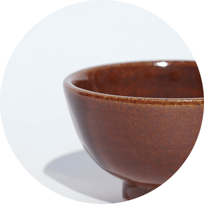 色見本の茶色い器